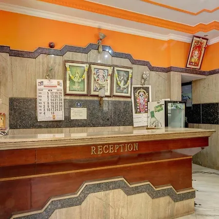 Spot On Radha Krishna Deluxe Lodge Near Cubbon Park